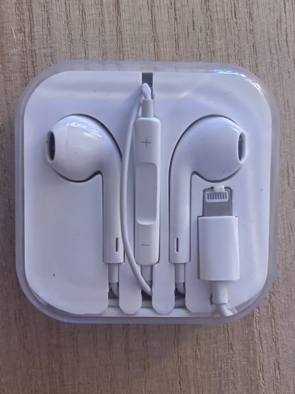 Wired Earbuds with iPhone Lightning Connector
